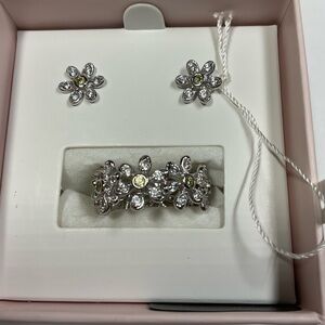 Diamonique Sterling Silver CZ green  Flower Earrings and ring size 6